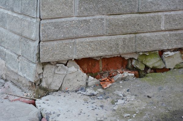 Cost of Foundation Settlement Repair in Maryville